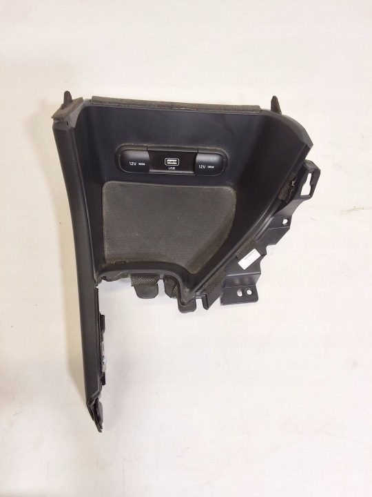 KIA SPORTAGE IV БЕСПРОВОДНАЯ ЗАРЯДКА 84681-F1000, фото 1