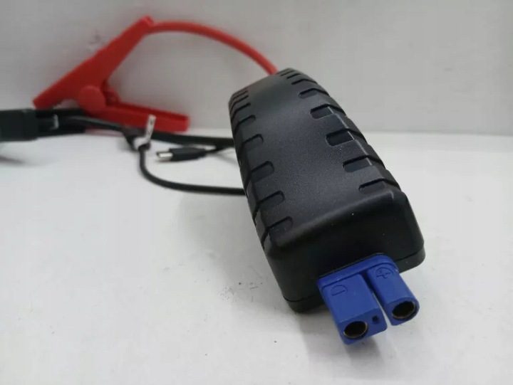 OSRAM BATTERYstart 300 – стартер 12V 12000 мАч с повербанком и фонариком, фото 6