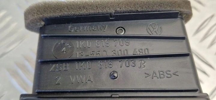 Дефлекторы панели приборного VW GOLF V (1K1) 1K0819709 1.9L дизель 66 кВт 2004, фото 6