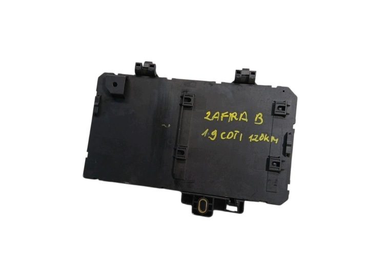 Блок предохранителей Opel Zafira B 1.9 CDTI 13220831 5DK008669-53, фото 2