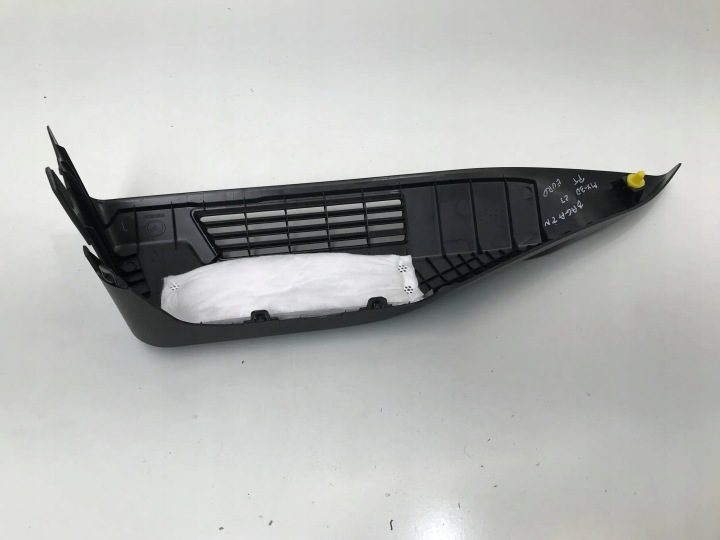MAZDA MX30 MX-30 EV 2022 КРЕПЛЕНИЕ ОПОРА ПОЛКИ БАГАЖНИКА ПРАВАЯ DN4J6884Z, фото 3