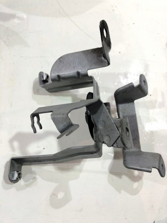 Volkswagen OE 7P6127224A кронштейн топливного фильтра, фото 1