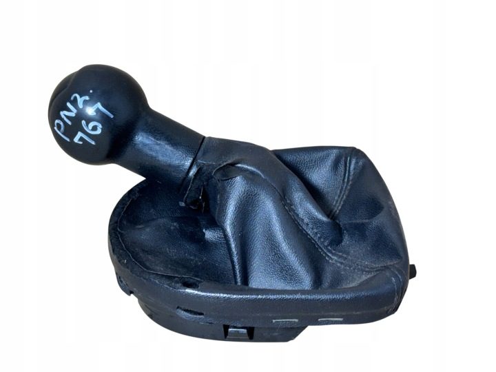 РУЧКА ЧЕХОЛ ПЕРЕКЛЮЧЕНИЯ 6 ПЕРЕДАЧ МЕХАНИКА SEAT ALTEA 5P0711113, фото 1