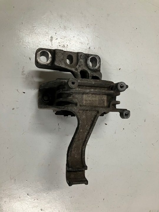 Подушка двигателя крепление 1.6 TDI Seat Leon 3 III 5F 5Q0199262BH, фото 1