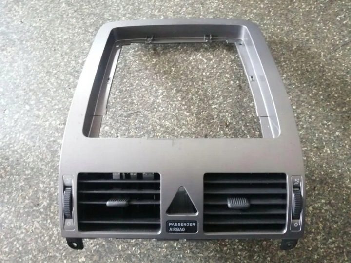 Воздухозаборник консоли VW TOURAN (1T1, 1T2) 1T1819728C 2.0L дизель 103 кВт, фото 1