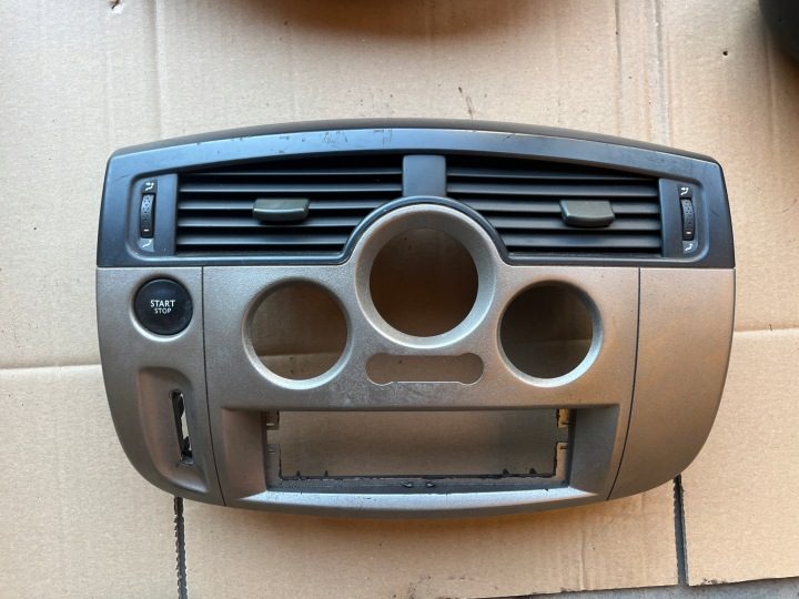 ЗАЩИТА ЦЕНТРАЛЬНАЯ КОНСОЛЬ ОБДУВА RENAULT SCENIC II 2002-2005 D8200140721, фото 1