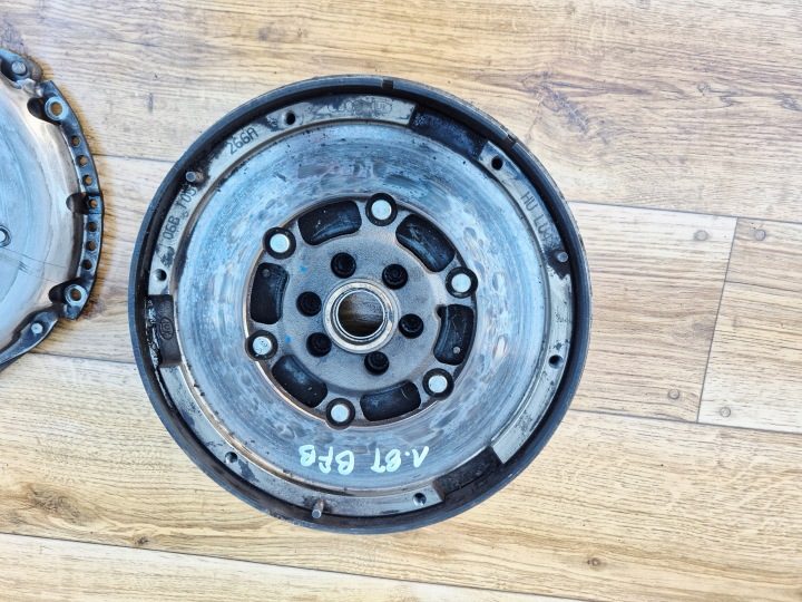 Двухмассовый маховик диск и корзина сцепления сцепление Audi A4 B6 1,8T 06B105266A, фото 2