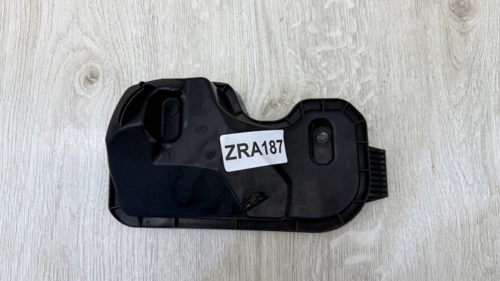 ЗАГЛУШКА КРЫШКА ЛЕВОЙ ФАРЫ ПЕРЕДНЕЙ BMW Z4 E85 E86 158025-00 ZRA187, фото 1