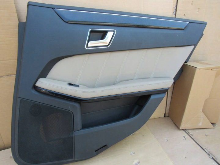Mercedes E W212 212 рестайлинг обшивка двери правая задняя кожа, фото 1