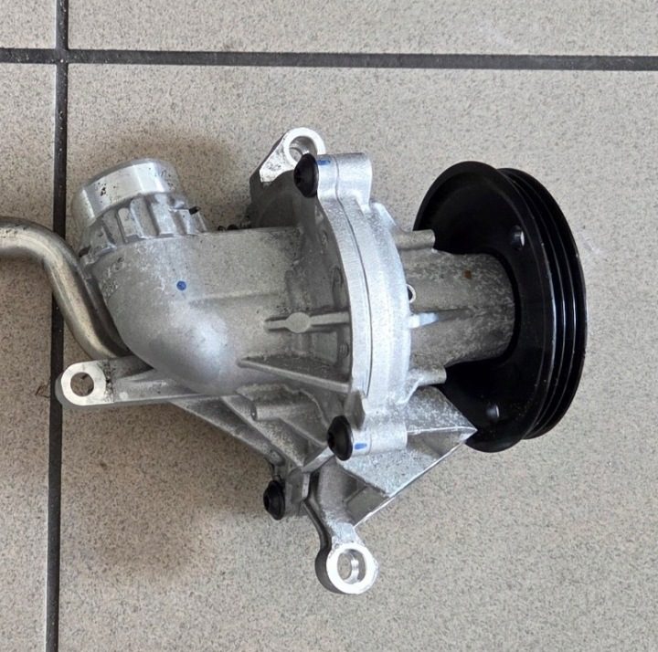 VOLVO V60 V90 XC60 XC90 II помпа системы охлаждающей D420T OE 32382368, фото 1