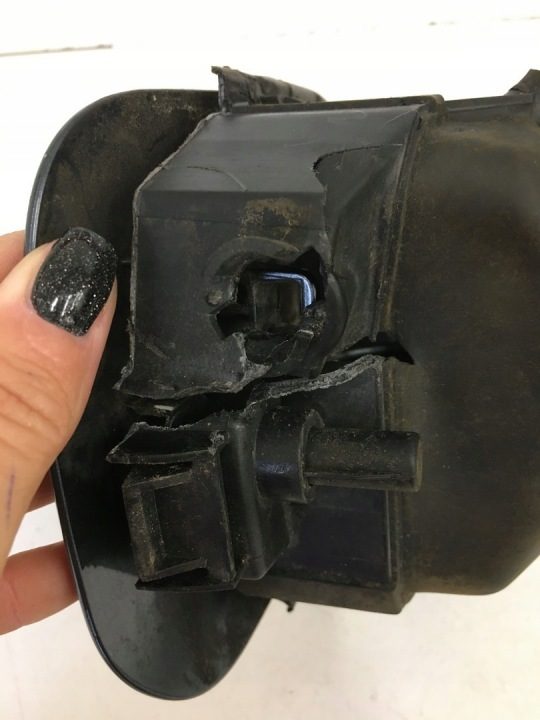 Лючок горловины бензобака VW 1K0010471Q оригинальный, фото 4