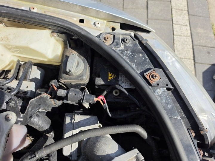 Бак жидкости для гидроусилителя Audi A4 B6 B7 2000-2007, фото 4