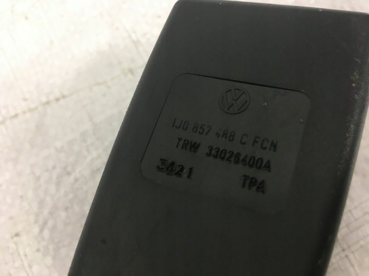 ЗАМОК ЗАДНИЙ РЕМНЕЙ VW GOLF IV 98-04r 1J0857488C, фото 9
