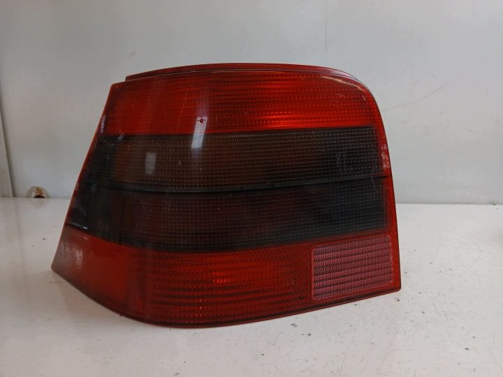 VW Golf IV хэтчбек фонарь левый задний темный, фото 2