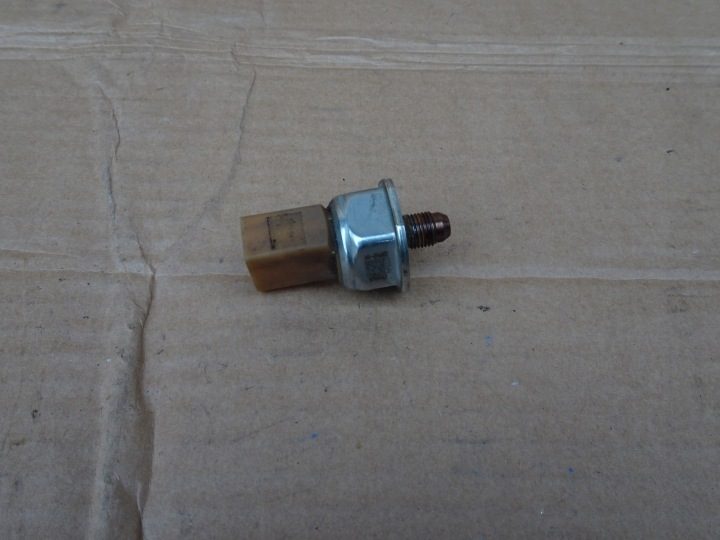VW AUDI SKODA SEAT ДАТЧИК ДАВЛЕНИЯ ТОПЛИВА 04C906054B, фото 1