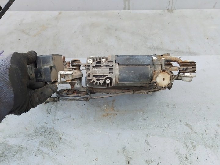 Компрессор пневмоподвески AUDI Q7 (4L) 7L8616006B 31048219 3.0L дизель 171 кВт, фото 4