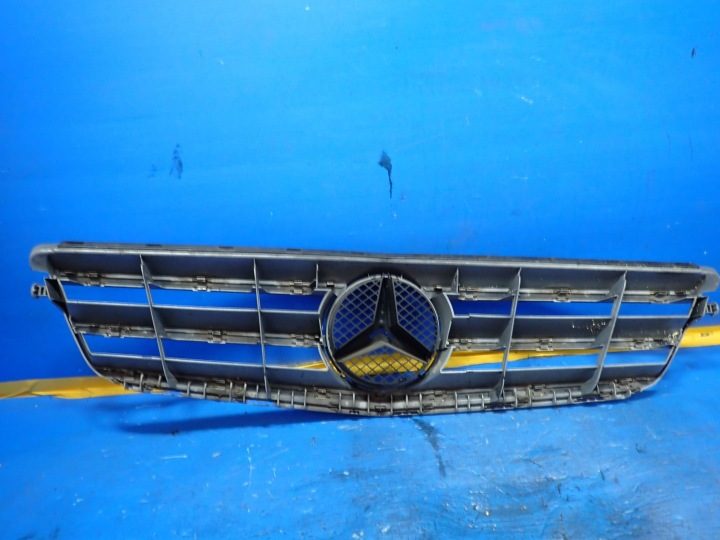 Mercedes-Benz OE A2048801923 решетка радиатора Avantgarde, фото 7