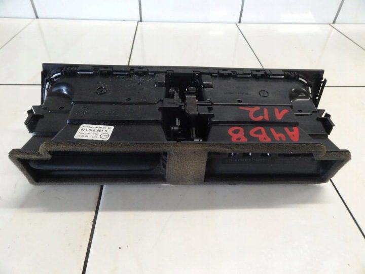 AUDI A4 B8 2009 РЕШЕТКИ ОБДУВА ПАНЕЛИ КОНСОЛИ 8T1820902B 8T1820951B, фото 4