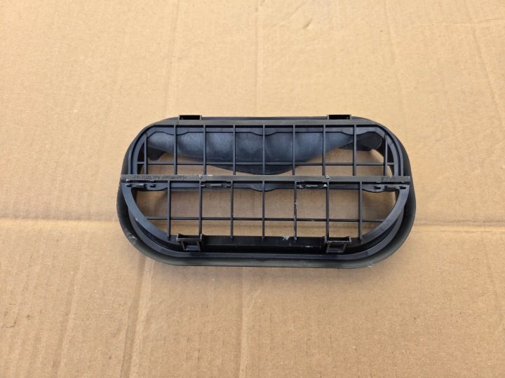 Audi A4 B9 рестайлинг решетка вентиляционная 6R0819465C, фото 2