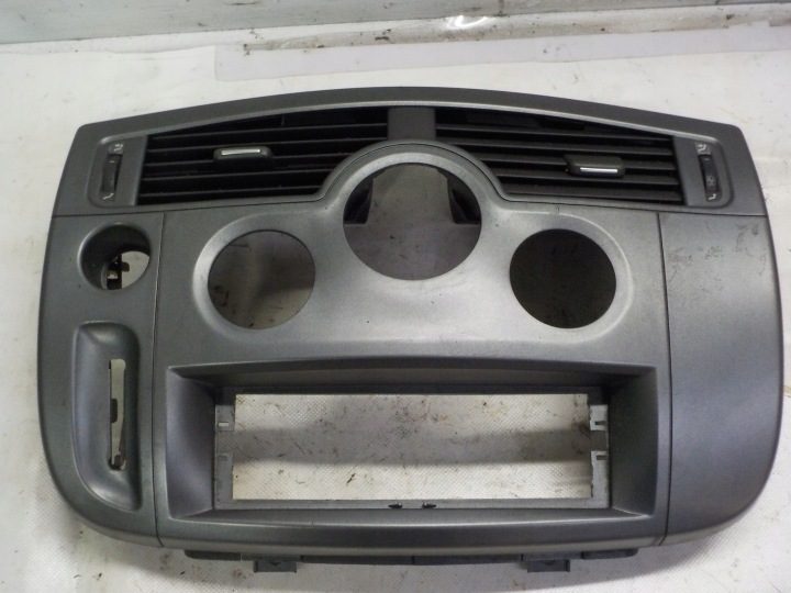 RENAULT SCENIC II КОНСОЛЬ РАМКА МАГНИТОЛЫ 8200140713, фото 1