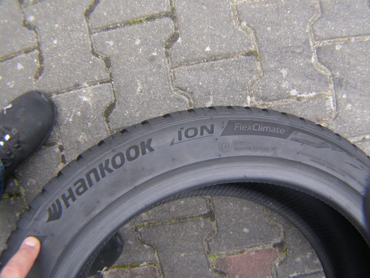 Шина всесезонная Hankook Ion Flexclimate 245/45R19 102 Y сцепление на снегу (3PMSF), защита диска, усилитель (XL), фото 4
