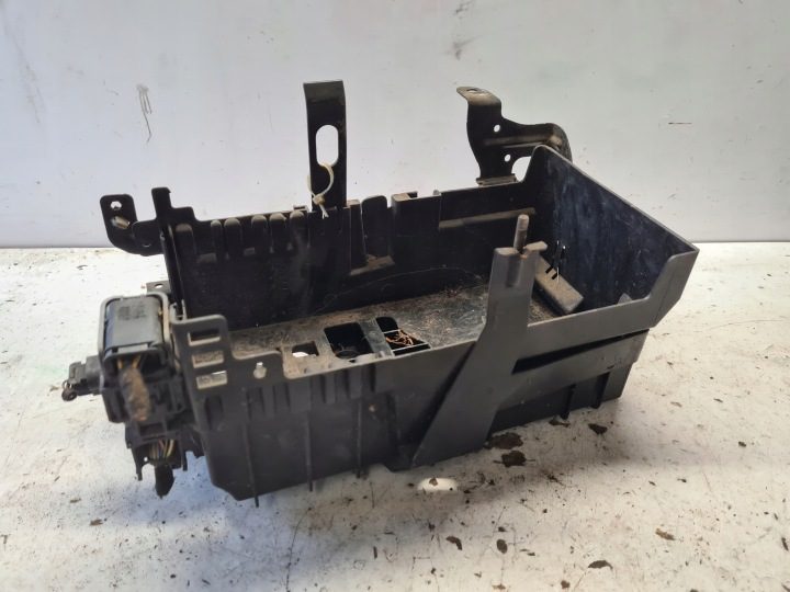 Opel Astra J площадка аккумулятора Tacka батареи, фото 1