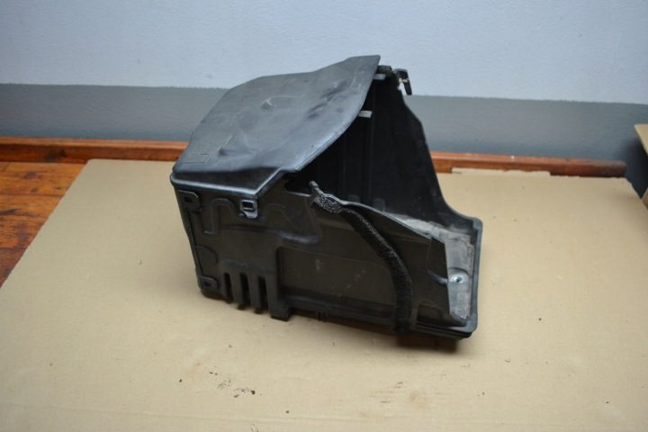 Volvo XC60 рестайлинг основание кожух аккумулятора 31402984 31349472, фото 1