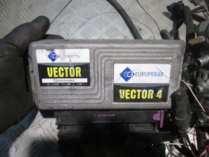 БЛОК УПРАВЛЕНИЯ ИСПАРИТЕЛЬ ТОПЛИВНАЯ РАМПА ПРОВОДКА ГАЗА ГБО VECTOR 4 ЦИЛ., фото 2