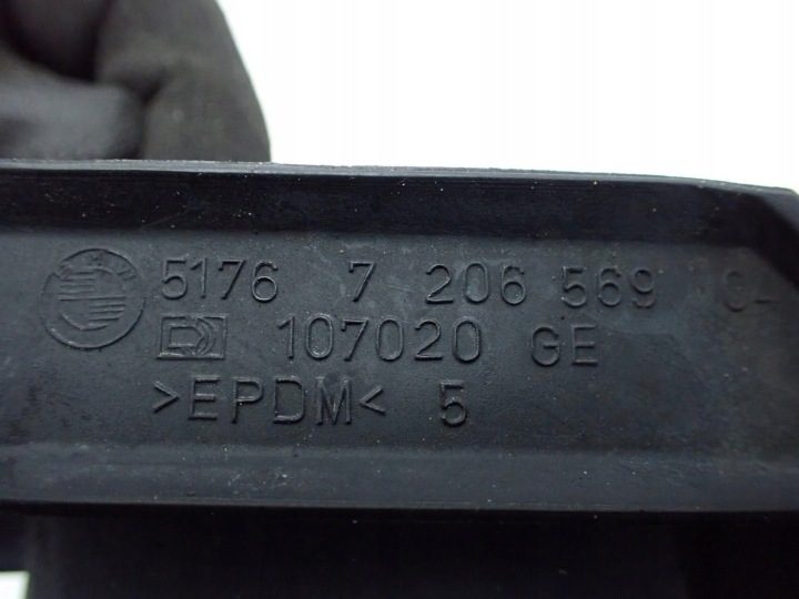 Уплотнитель резинка капота левая передняя 7206569 BMW 5 F10 F11 13 г., фото 3