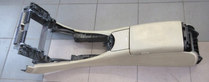 ТОННЕЛЬ ЦЕНТРАЛЬНЫЙ СРЕДНИЙ MERCEDES W219 C219 CLS БЕЖЕВЫЙ КОЖА, фото 3
