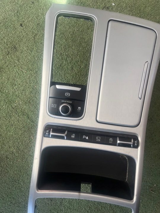 KIA STINGER 18 г. GT РАМКА ТОННЕЛЯ ДЕКОР ДЛЯ СТАКАНОВ EUR, фото 1