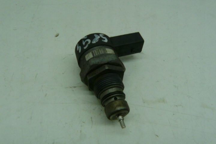 Регулятор давления топлива Audi A4 B8 A5 8T 2.0 TDI 057130764H 0281002859, фото 2