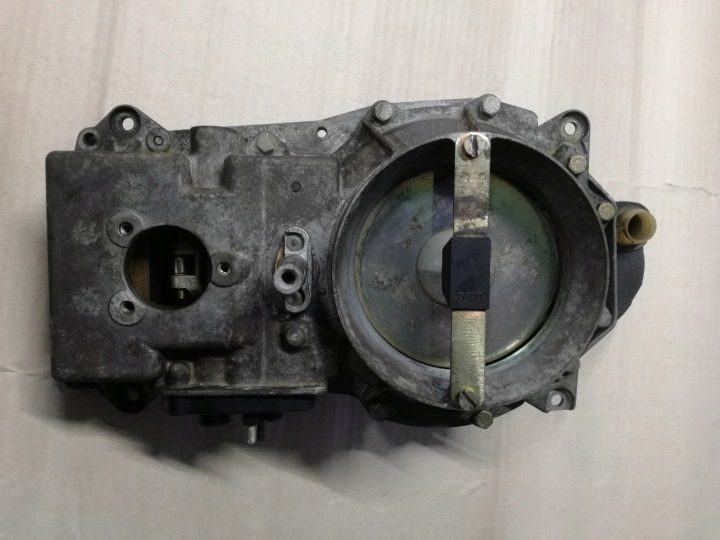 ДРОССЕЛЬНАЯ ЗАСЛОНКА MERCEDES W126 5,0 M117 0438121037, фото 1