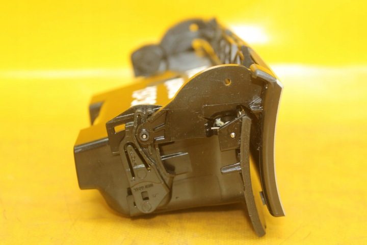 БАРДАЧОК ПЕПЕЛЬНИЦА ALLTRACK VW PASSAT B7 3C0863284K, фото 4