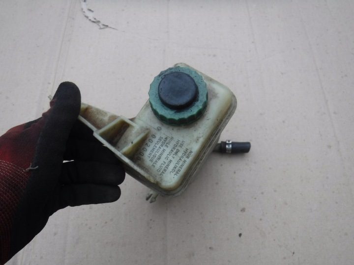 БАЧОК ЖИДКОСТИ ГИДРОУСИЛИТЕЛЯ AUDI 80 B4 8A0422373C, фото 3