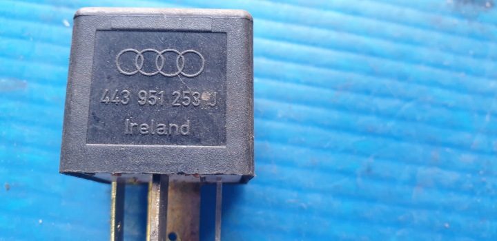 Audi VW Volkswagen реле 443951253j 213, фото 2