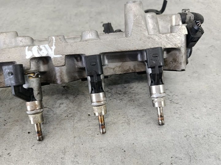 ТОПЛИВНАЯ РАМПА БЕНЗИН VW GOLF V 03C133204AA 03C906036A BOSCH 1.4 FSI, фото 4