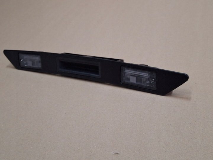 AUDI A3 8P A4 B7 A6 C6 НАКЛАДКА ПОДСВЕТКА НОМЕРА КНОПКА 8P4827574, фото 3