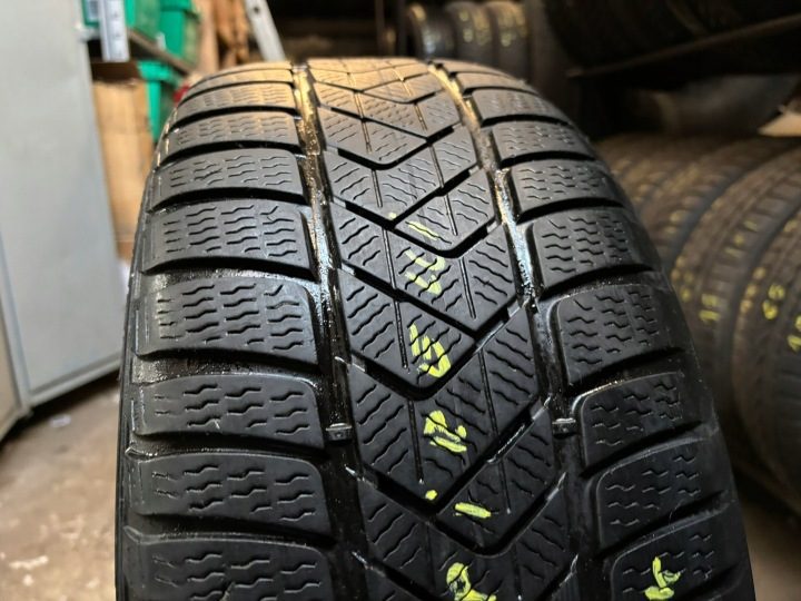 Шина зимняя Pirelli Winter SottoZero 3 225/45R18 95 H сцепление на снегу (3PMSF), защита диска, Run Flat, усилитель (XL) * - BMW, фото 4