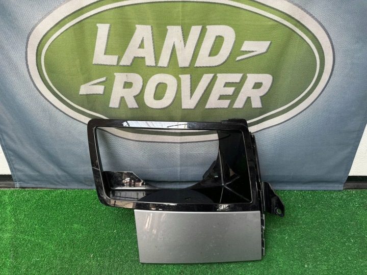 Land Rover Defender Кронштейн / Крепление фары передней L8B213C024, фото 1