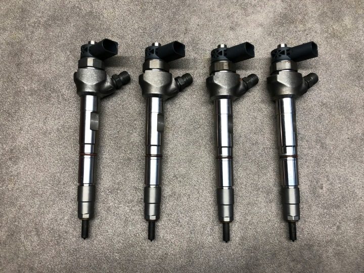 ФОРСУНКА VW AUDI SEAT SKODA 2.0 TDI 04L130277AC, фото 1