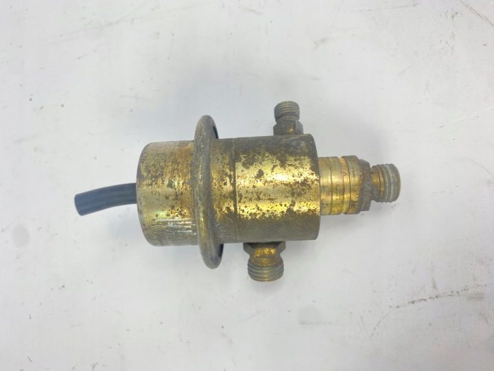 КЛАПАН ТОПЛИВА РЕГУЛЯТОР ДАВЛЕНИЯ ТОПЛИВА MERCEDES W124 W201 M102 0438161001, фото 2