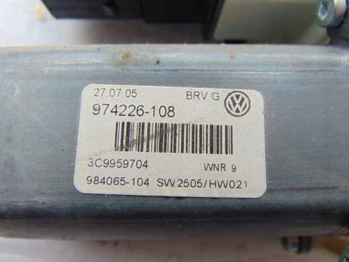 Моторчик стеклоподъемника правый задний VW Passat B6 3C9959704, фото 4