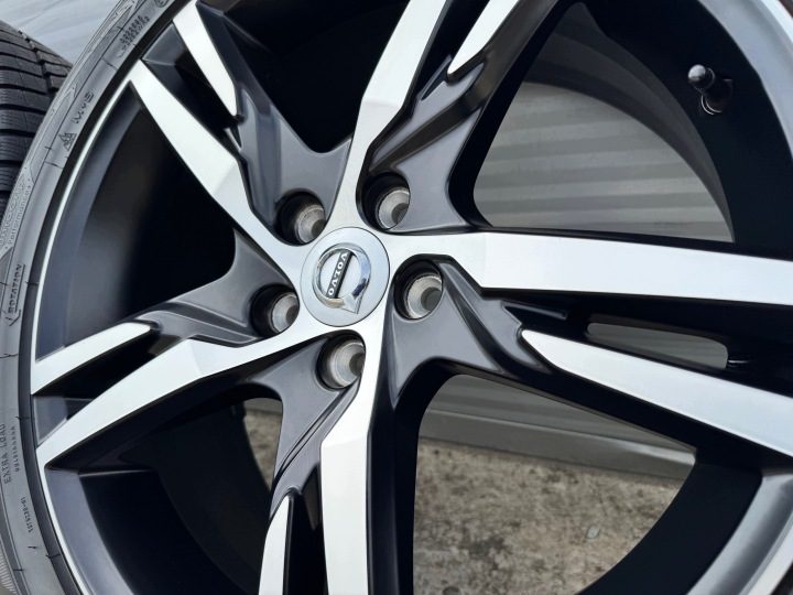 OEM колеса зимние Volvo XC40 235/50/19 R-Design демо 8.9 мм как новые !, фото 14