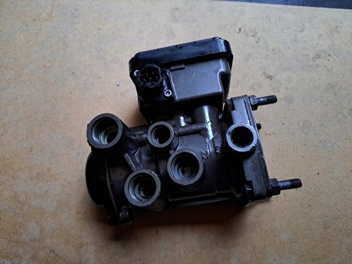 КЛАПАН NACZEPOWY EBS ЕВРОПА VOLVO РЕСТАЙЛИНГ FE RENAULTMIDLUM DXI, фото 1