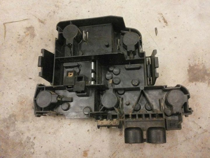 Контакты заднего фонаря VW GOLF III (1H1) 191945258 1.9L дизель 66 кВт 1997, фото 1