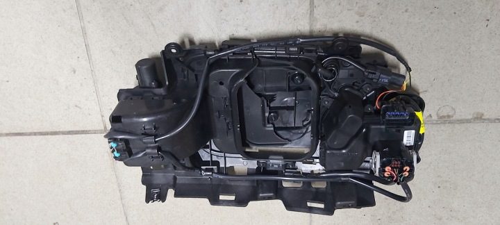 Лючок разъем зарядки Kia E-Soul EV II 2 19- 863C0-J2000, фото 8