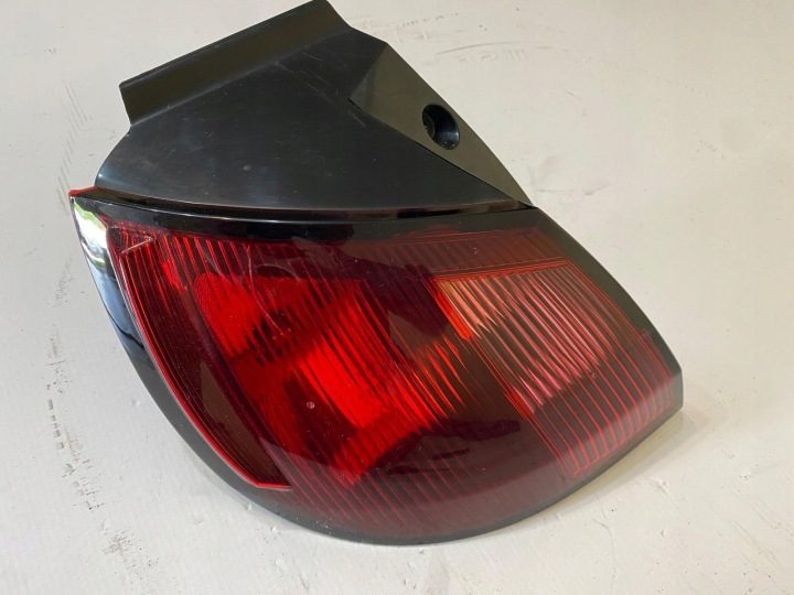 MITSUBISHI COLT VI РЕСТАЙЛИНГ (08-12R) 3 ДВ. ФОНАРЬ ЛЕВЫЙ ЗАДНИЙ MR957365, фото 2