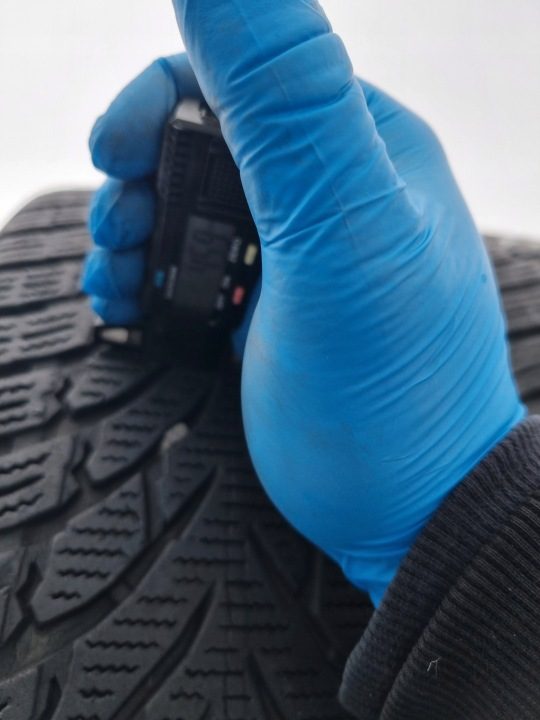 Шина зимняя Nokian Tyres WR ВНЕДОРОЖНИК 4 215/65R16 98 H сцепление на снегу (3PMSF), фото 4