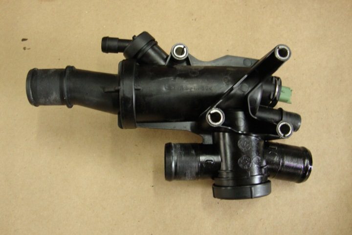 Корпус термостата Ford 2.0 TDCI Citroen Peugeot 2.0 HDI, фото 1